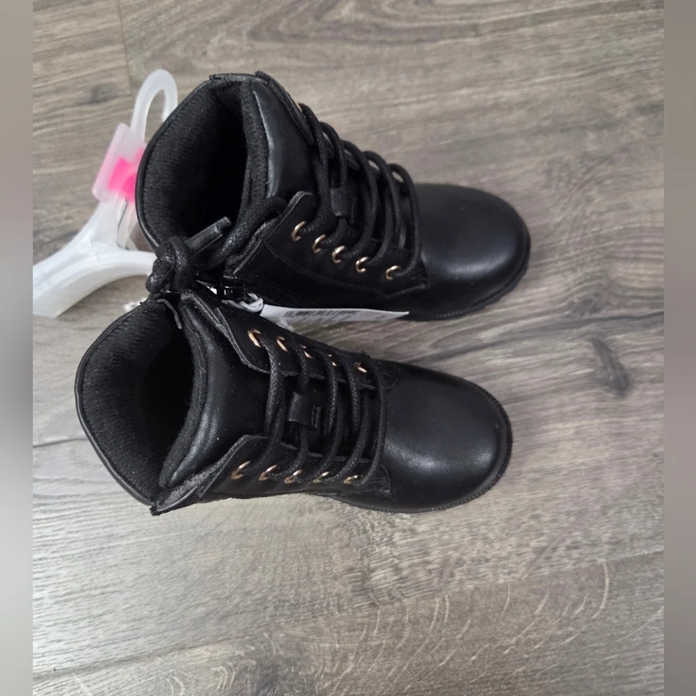 Girls Toddler Back Quilted Boots Size 6 NWT